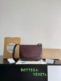 Picture of Bottega Veneta Handbags _SKUfw239241233fw